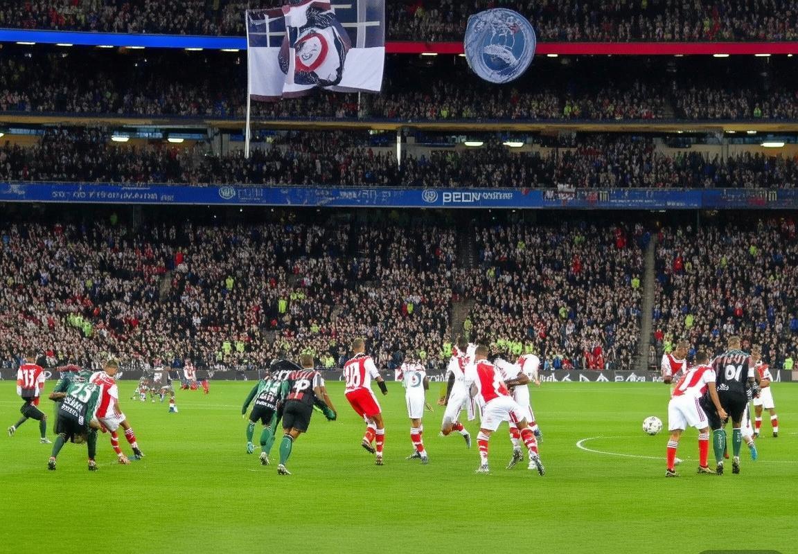 巴黎圣日耳曼VS里昂：法甲巅峰对决前瞻与战术解析