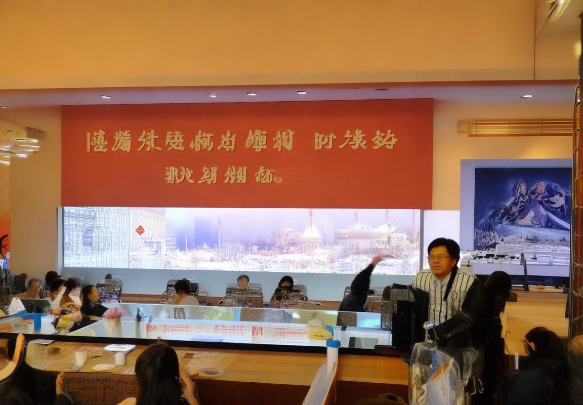 NBA巅峰对决：勇士VS骑士战术智慧对决及经典瞬间回顾