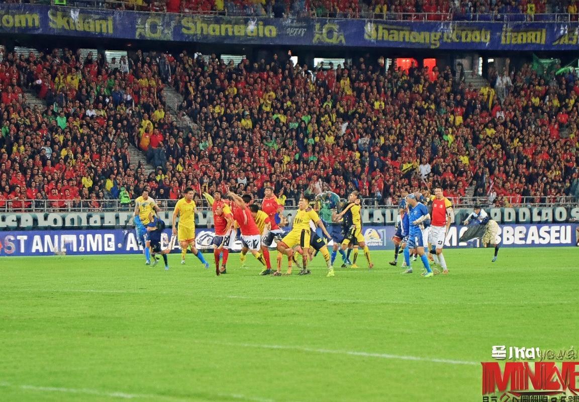 2017赛季上港与亚泰巅峰对决：经典之战回顾与点评